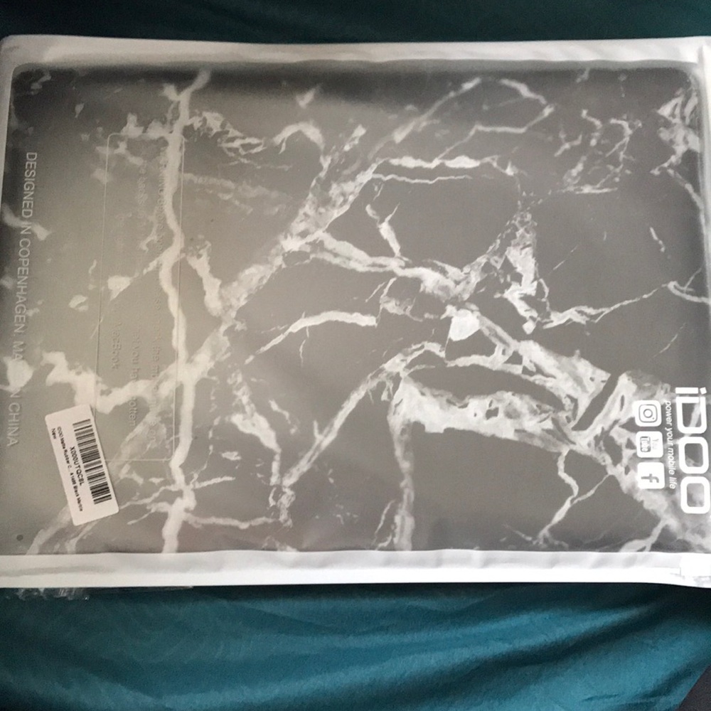 Macbook case - Picture 3 of 3